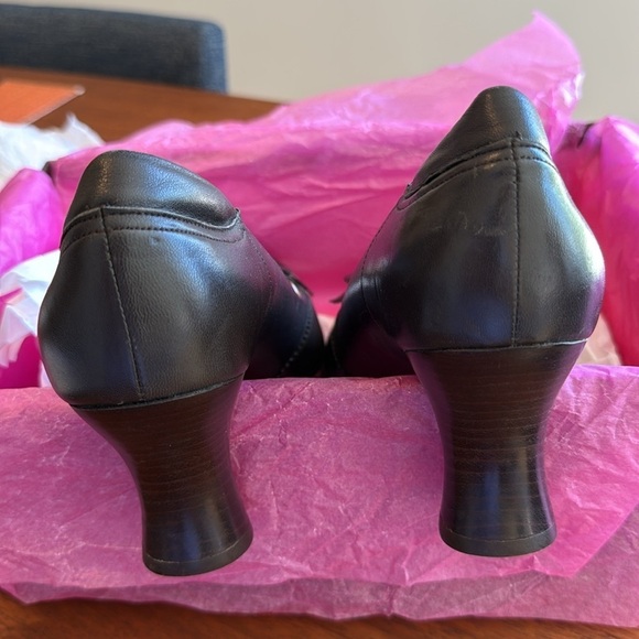 nib CHIE MIHARA Vintage Leather Low Heel Pumps with Bow Detail in Brown – size 9 - Picture 8 of 8